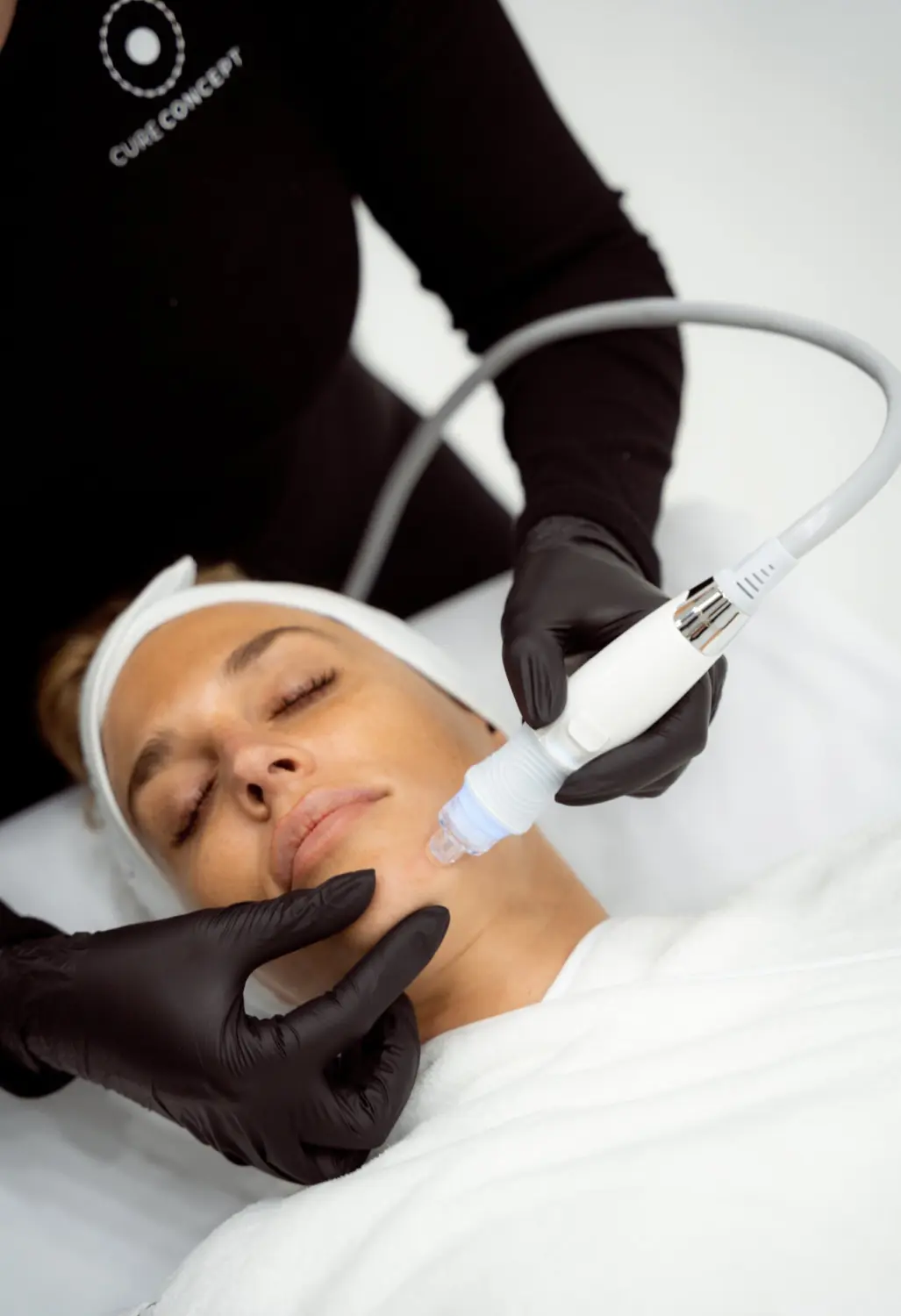 Aqua-Gesichtsbehandlung von Great Lashes & Brows Beauty Studio