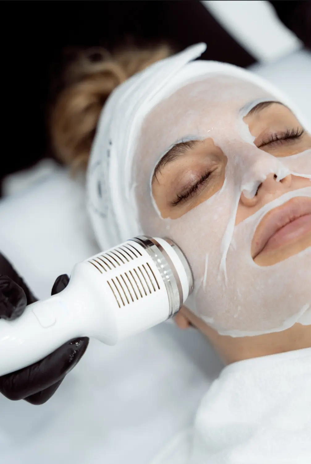 Aqua-Gesichtsbehandlung von Great Lashes & Brows Beauty Studio